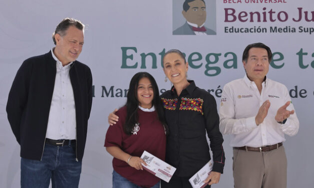 Presidenta entrega tarjetas de la beca “Benito Juárez” y supervisa avance del 90% en construcción del Bachillerato en El Marqués, Querétaro