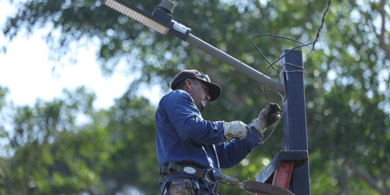 Gobierno de Tepic refuerza la iluminación en el camino a El Pichón para garantizar recorridos seguros