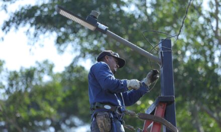 Gobierno de Tepic refuerza la iluminación en el camino a El Pichón para garantizar recorridos seguros