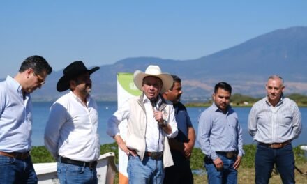 APOYAN A PESCADORES DE LA PRESA LA VEGA