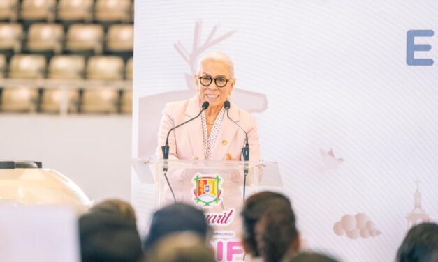 BEATRIZ ESTRADA IMPULSA APOYOS A HOGARES NAYARITAS