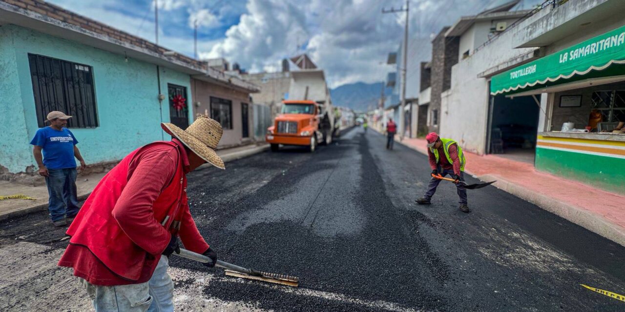 AVANZA PAVIMENTACIÓN EN CALLE 8 DE JULIO