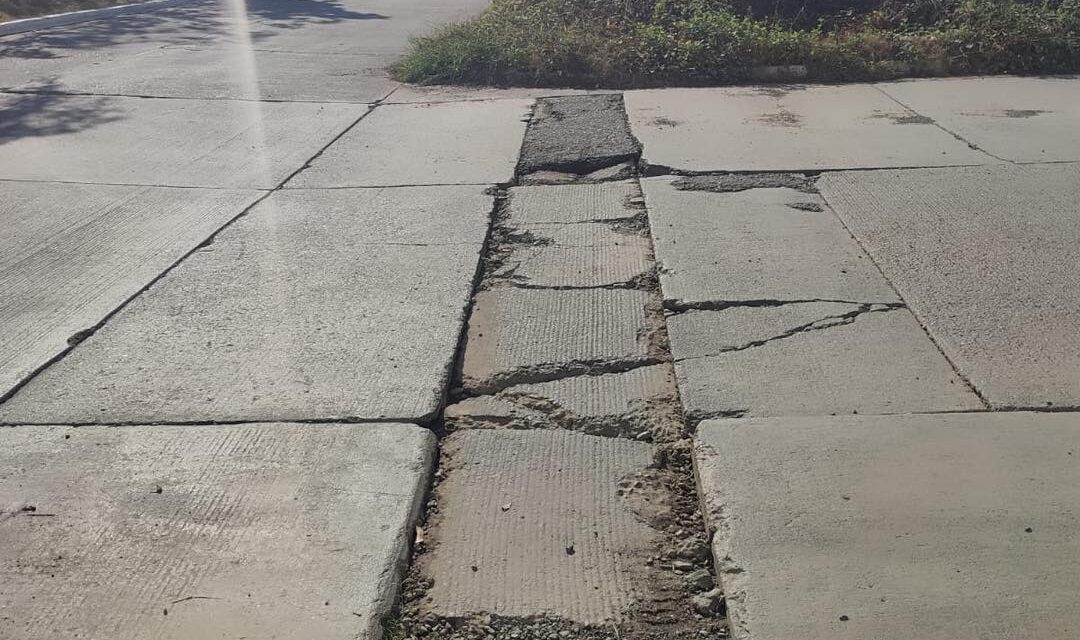 REPARACIÓN DE BACHES MEJORA LA VIALIDAD EN REAL DEL VALLE
