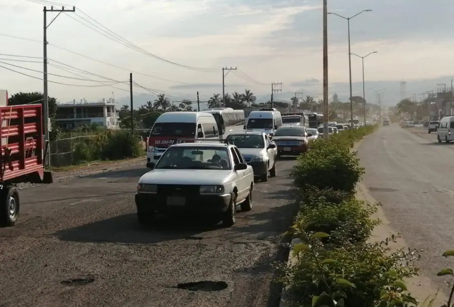 Anuncia Héctor Santana ampliación a seis carriles de la carretera San Vicente – Mezcales para 2027