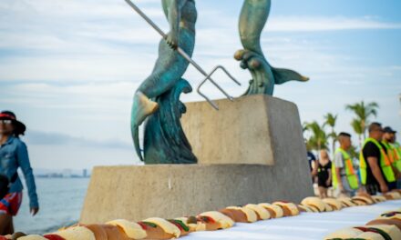 PUERTO VALLARTA PARTE LA ROSCA MÁS GRANDE DE SU HISTORIA ANTE MÁS DE 18 MIL PERSONAS