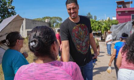 ATIENDEN DEMANDAS DE ENERGÍA ELÉCTRICA EN COMPOSTELA