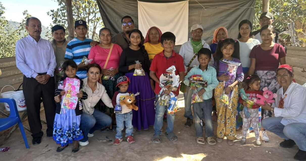 CELEBRAN DÍA DE REYES EN COMUNIDAD WIXÁRIKA