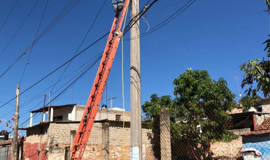 ATIENDEN ALUMBRADO PÚBLICO EN COMPOSTELA