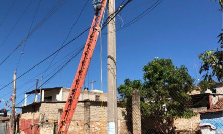 ATIENDEN ALUMBRADO PÚBLICO EN COMPOSTELA