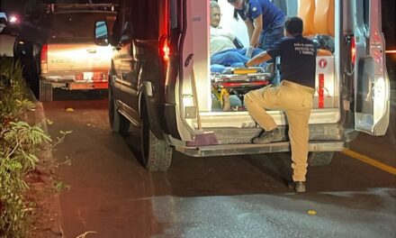 ATIENDEN ACCIDENTE EN CARRETERA FEDERAL 200