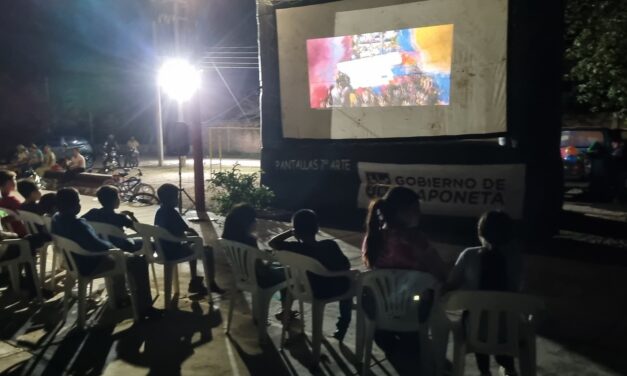 CINE Y REYES MAGOS LLEGAN A LAS PAREDES