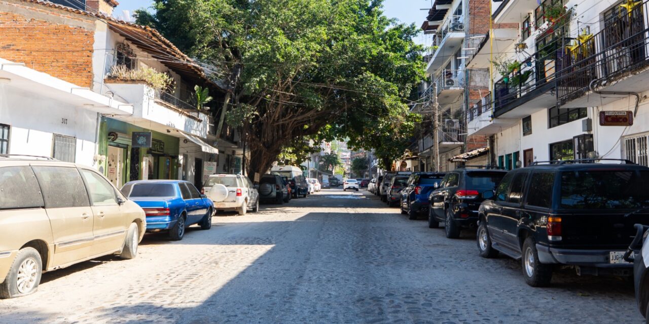 CONCLUYE SEAPAL VALLARTA MODERNIZACIÓN SANITARIA EN CALLE AQUILES SERDÁN