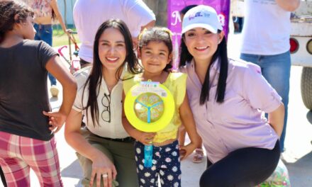 Lleva DIF la alegría de los reyes al Zancudo