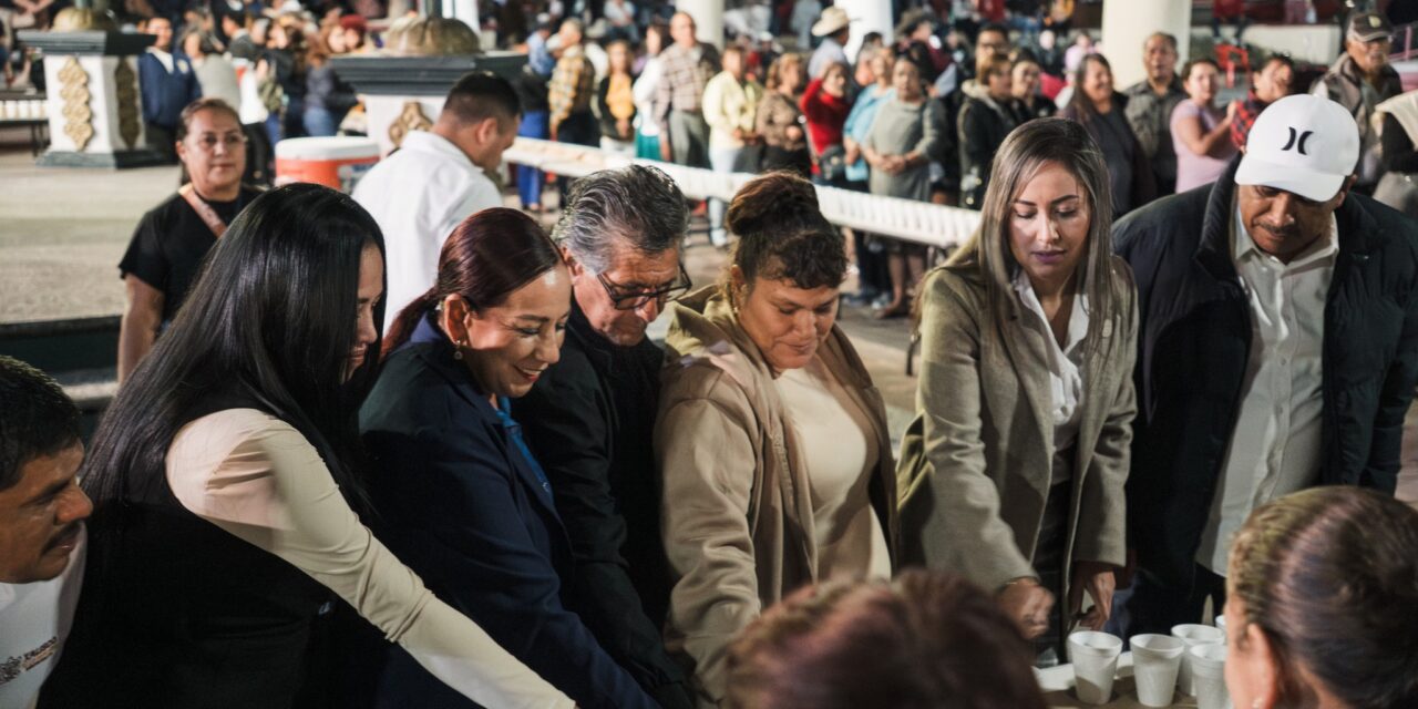 Celebra Xalisco Día de Reyes con mega rosca