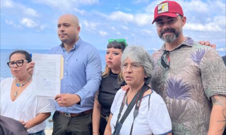 Gobierno del Bien atiende manifestación por protección de los Arcos de Mismaloya