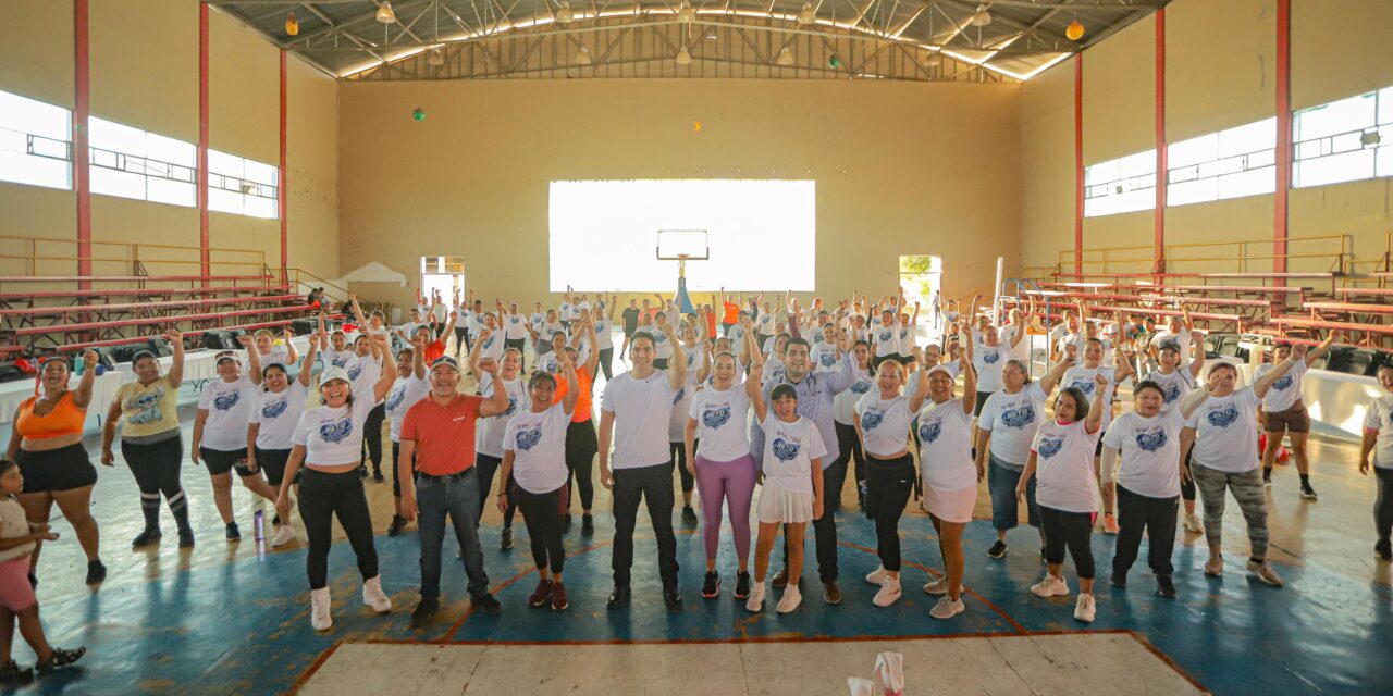 Héctor Santana y Margui Zúñiga impulsan el “Reto DIF” para fortalecer la salud de las mujeres en Bahía de Banderas