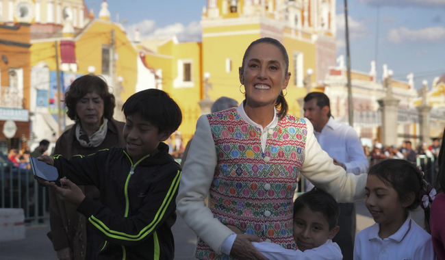 Presidenta Claudia Sheinbaum encabeza entrega de tarjetas del programa Pensión Mujeres Bienestar en Acatzingo, Puebla