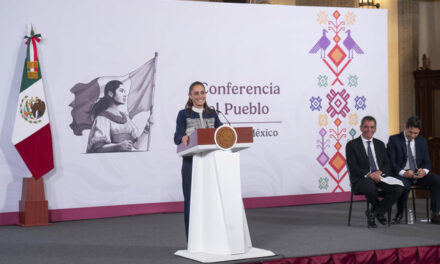 Sin aumentar impuestos y combatiendo la evasión fiscal, en 2025 se logró récord de recaudación con 487 mil 446 mdp más en 2024: Presidenta