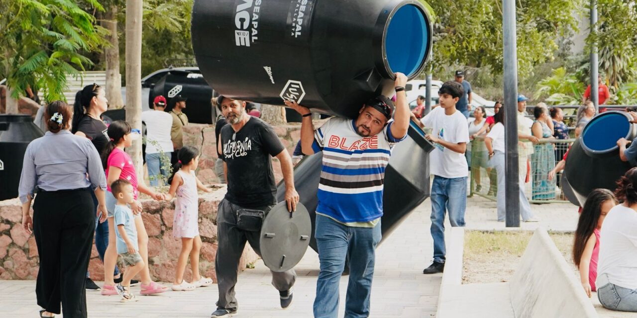 SEAPAL realiza la primera entrega de tinacos del 2026 en Volcanes