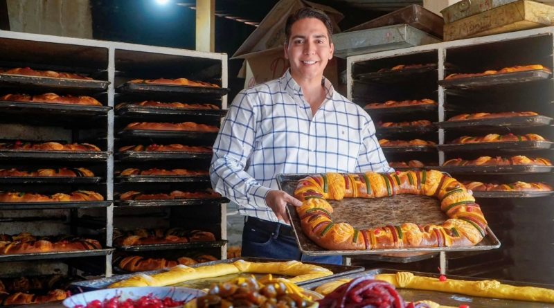 Héctor Santana llevará la tradicional Rosca de Reyes a más de 40 comunidades en Bahía de Banderas