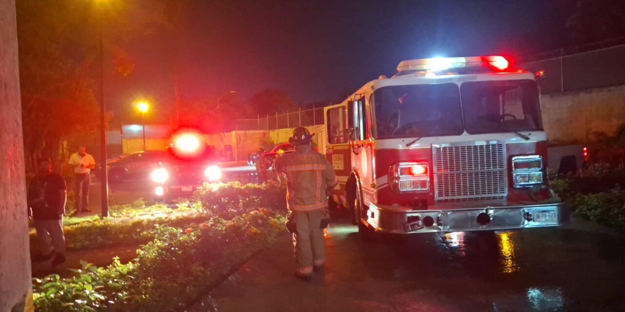 PROTECCIÓN CIVIL ATIENDE INCENDIO VEHICULAR EN ARBOLEDAS