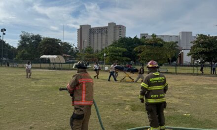 PROTECCIÓN CIVIL BRINDA APOYO PREVENTIVO EN ATERRIZAJE DE AERONAVE