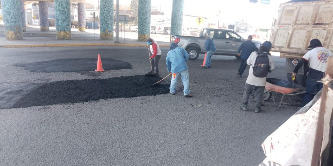 BACHEO EN AV. LUIS DONALDO COLOSIO PARA MEJORAR LA VIALIDAD