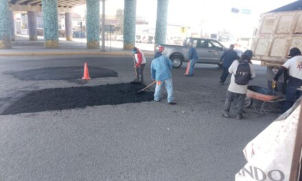 BACHEO EN AV. LUIS DONALDO COLOSIO PARA MEJORAR LA VIALIDAD