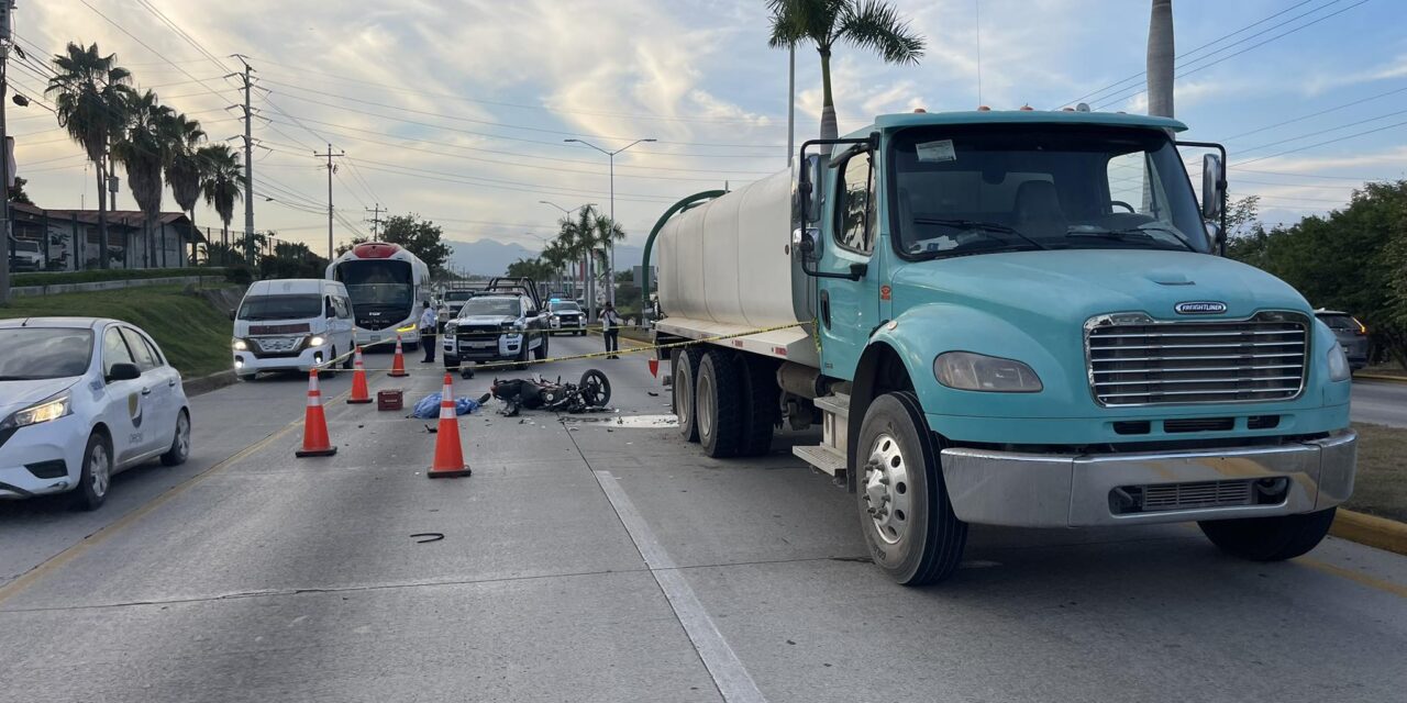 PERSONA FALLECIDA EN ACCIDENTE SOBRE BLVD RIVIERA NAYARIT