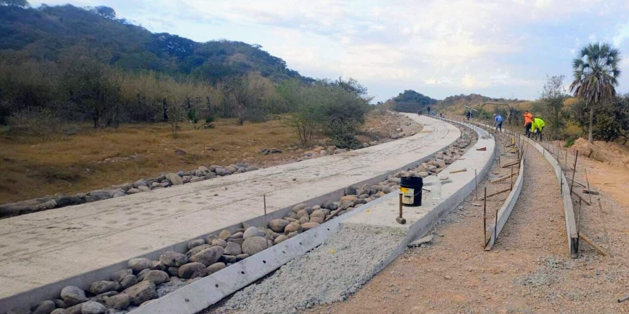 AVANZA MEJORAMIENTO DEL CAMINO QUIVIQUINTA–HUAJICORI