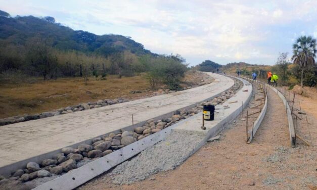 AVANZA MEJORAMIENTO DEL CAMINO QUIVIQUINTA–HUAJICORI