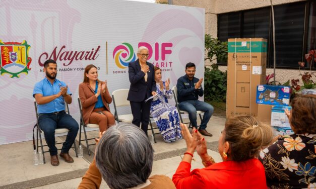 BEATRIZ ESTRADA ENTREGA EQUIPAMIENTO A CENTROS DE ASISTENCIA SOCIAL