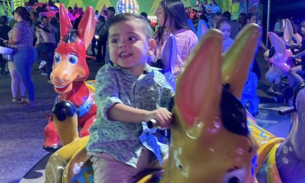 TARDE MÁGICA DE REYES EN ACAPONETA