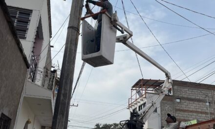 ¡ALUMBRADO PÚBLICO TRABAJANDO POR UN TUXPAN MÁS ILUMINADO Y SEGURO!