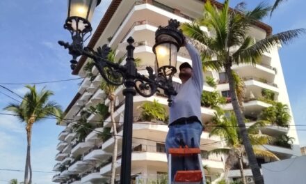 REFUERZAN ILUMINACIÓN Y LIMPIEZA EN EL CENTRO Y ZONA ROMÁNTICA