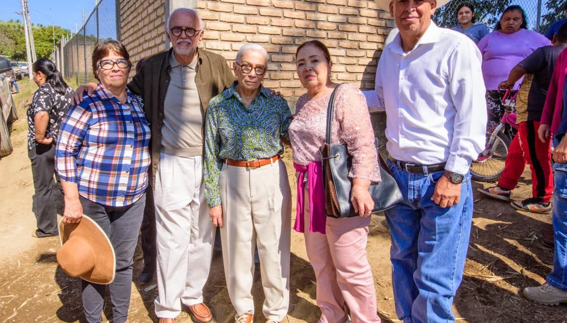 GOBERNADOR SUPERVISA RENOVACIÓN DE CANCHA EN EL CARRIZAL, XALISCO