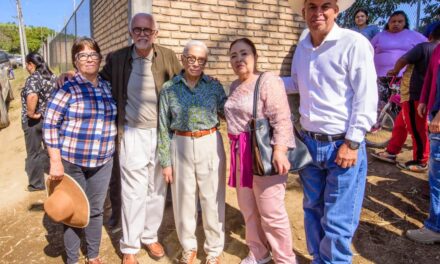 GOBERNADOR SUPERVISA RENOVACIÓN DE CANCHA EN EL CARRIZAL, XALISCO