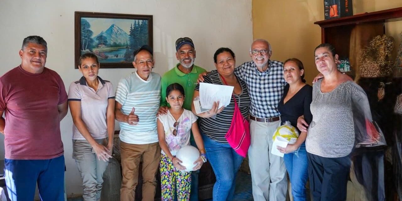 GOBERNADOR SE COMPROMETE A TRANSFORMAR LA CALLE FRANCISCO VILLA EN TEPIC