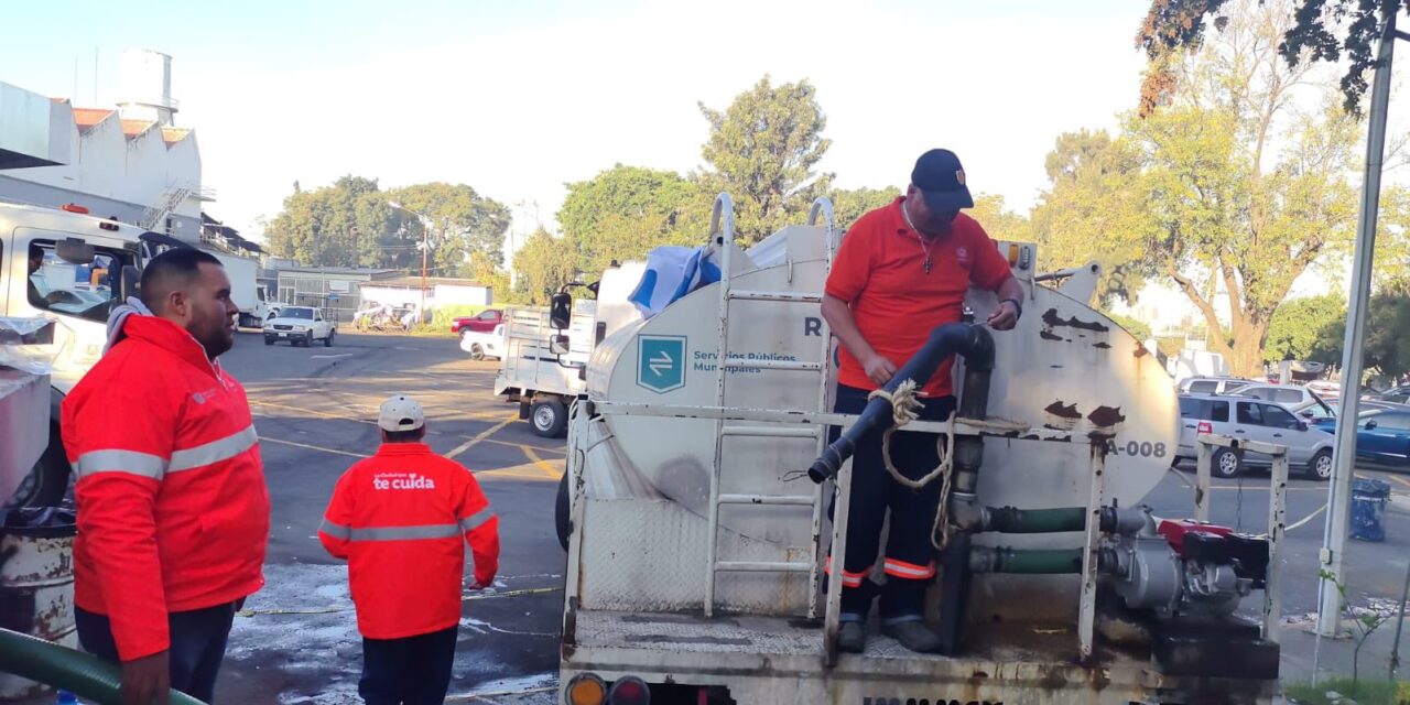 PIPAS DE AGUA GRATUITAS CONTINÚAN EN EL AMG