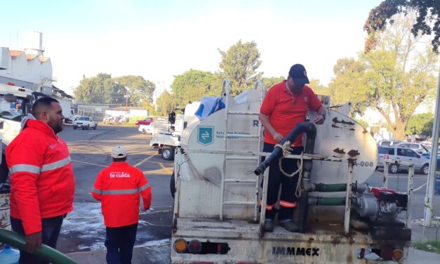PIPAS DE AGUA GRATUITAS CONTINÚAN EN EL AMG