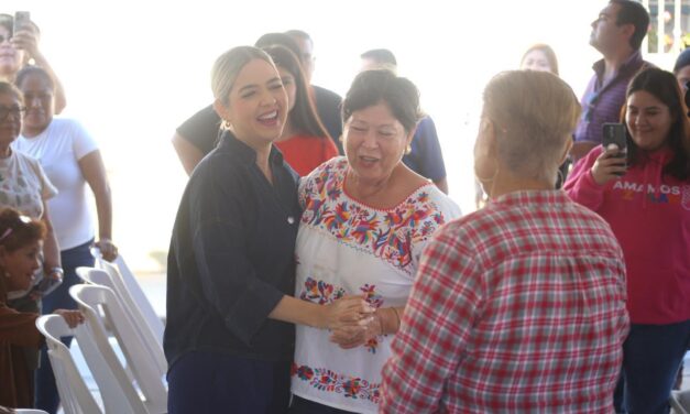 Estrella Palacios entrega otra calle pavimentada en Arboledas III