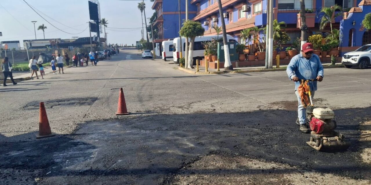 Obras Públicas refuerza el Programa Permanente de Bacheo en Mazatlán