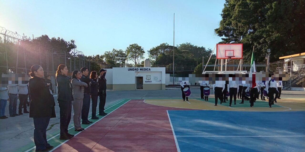 ¡HONORES A LA BANDERA FORTALECEN LA REINSERCIÓN SOCIAL!