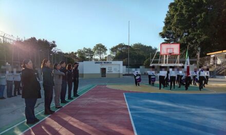¡HONORES A LA BANDERA FORTALECEN LA REINSERCIÓN SOCIAL!
