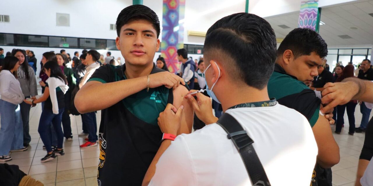 ISSSTE realiza jornada de vacunación en la UTN