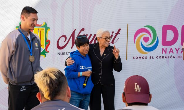 BEATRIZ ESTRADA IMPULSA A LA JUVENTUD NAYARITA PARA HACER REALIDAD SUS SUEÑOS