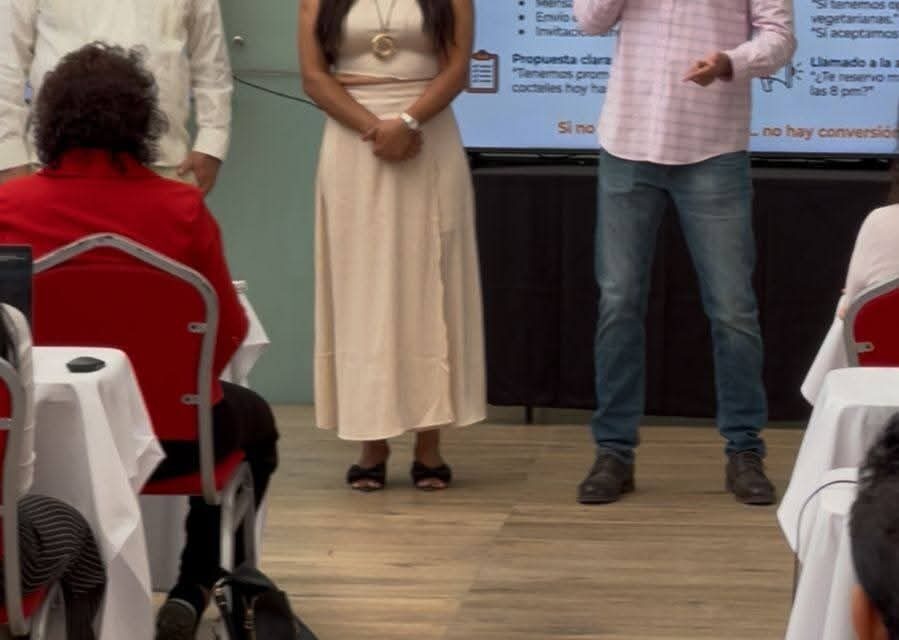 HÉCTOR SANTANA FORTALECE LA PROFESIONALIZACIÓN EMPRESARIAL EN Bahía de Bandera