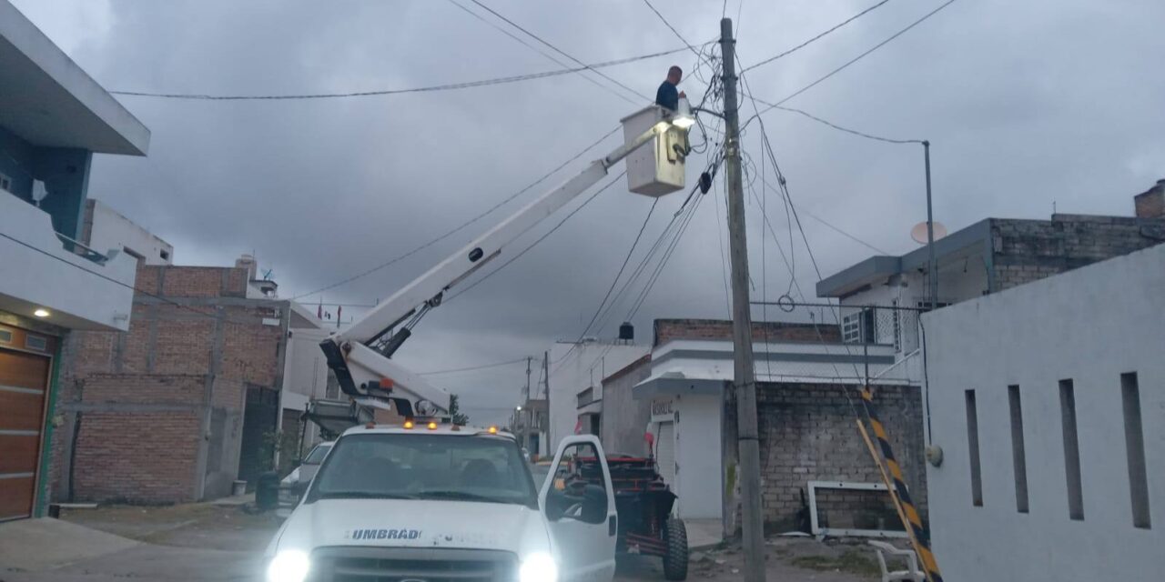 ¡XALISCO MÁS ILUMINADO! MEJORAN EL ALUMBRADO EN DIVERSAS CALLES DEL MUNICIPIO