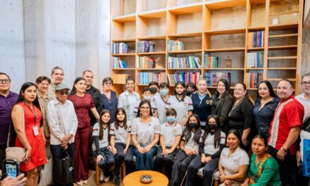 Geraldine inaugura en Tepic biblioteca especializada en pueblos originarios