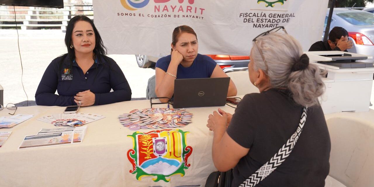 Asiste FGEN a jornada interinstitucional Latiendo en Tu Colonia en Puerta de la Laguna, Tepic.